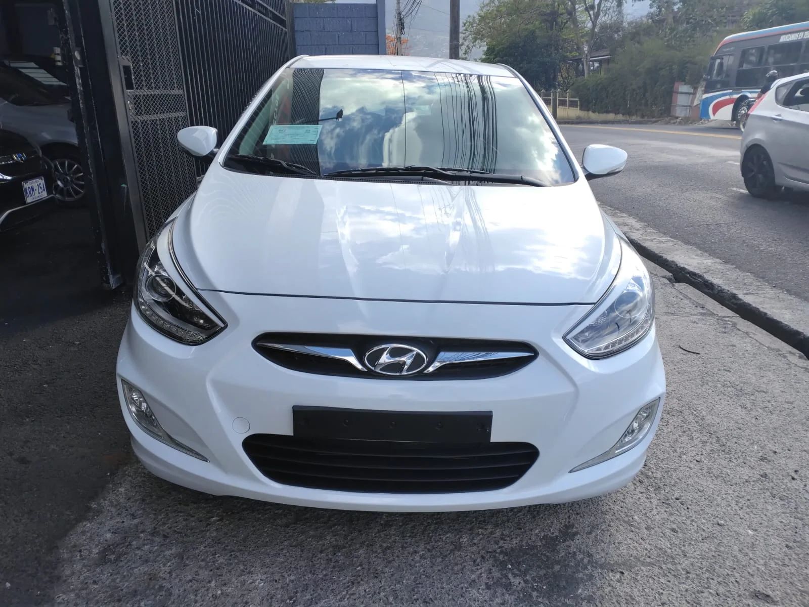 Hyundai Accent - Image 1