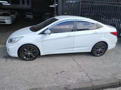 Hyundai Accent - Image 3