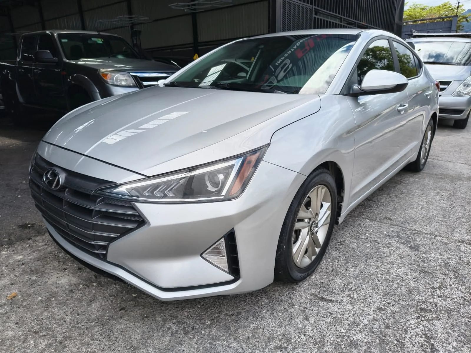 Hyundai Elantra - Image 1