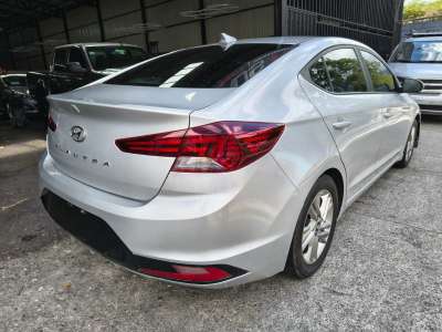 Hyundai Elantra - Image 8