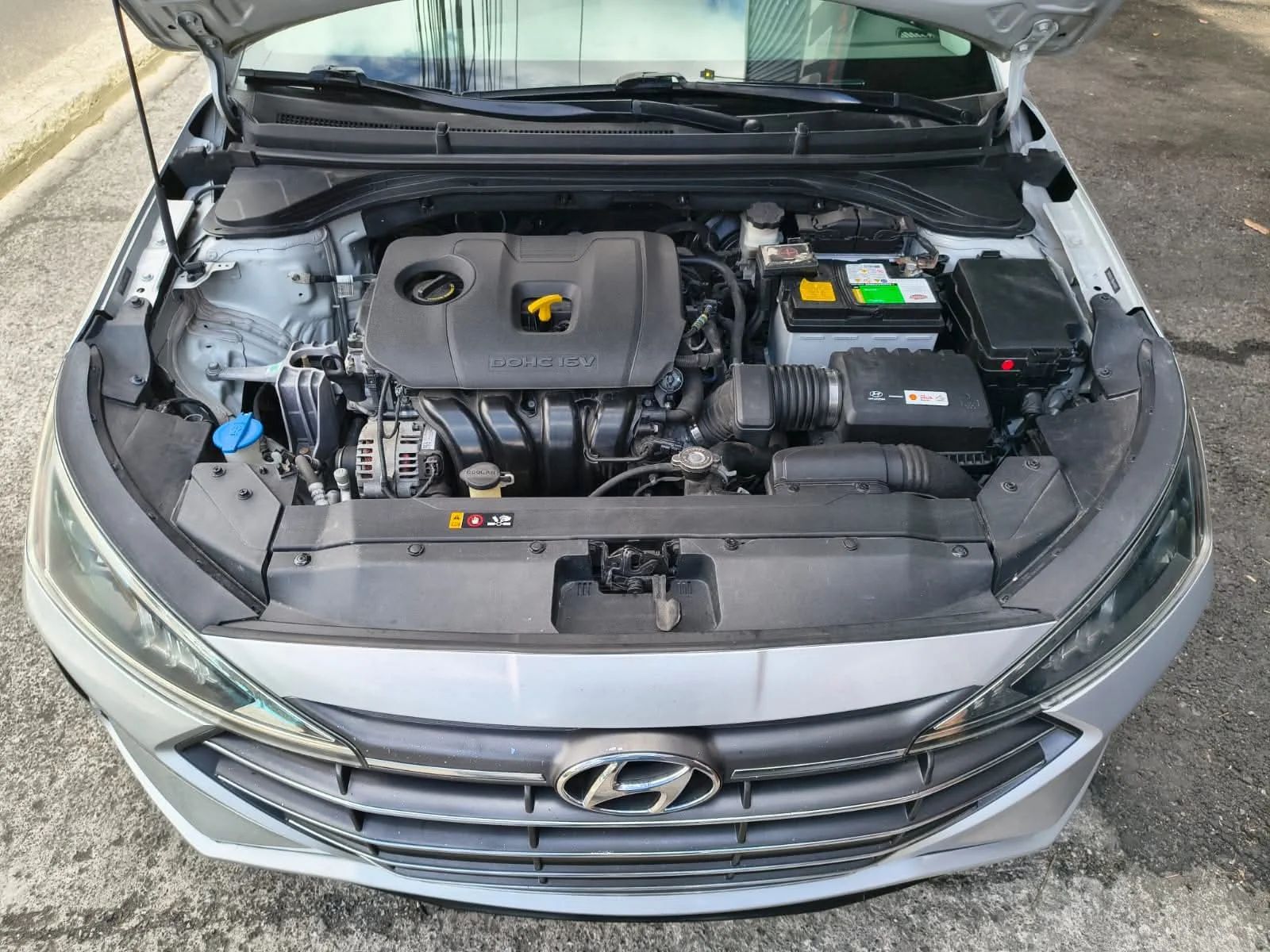 Hyundai Elantra - Image 10