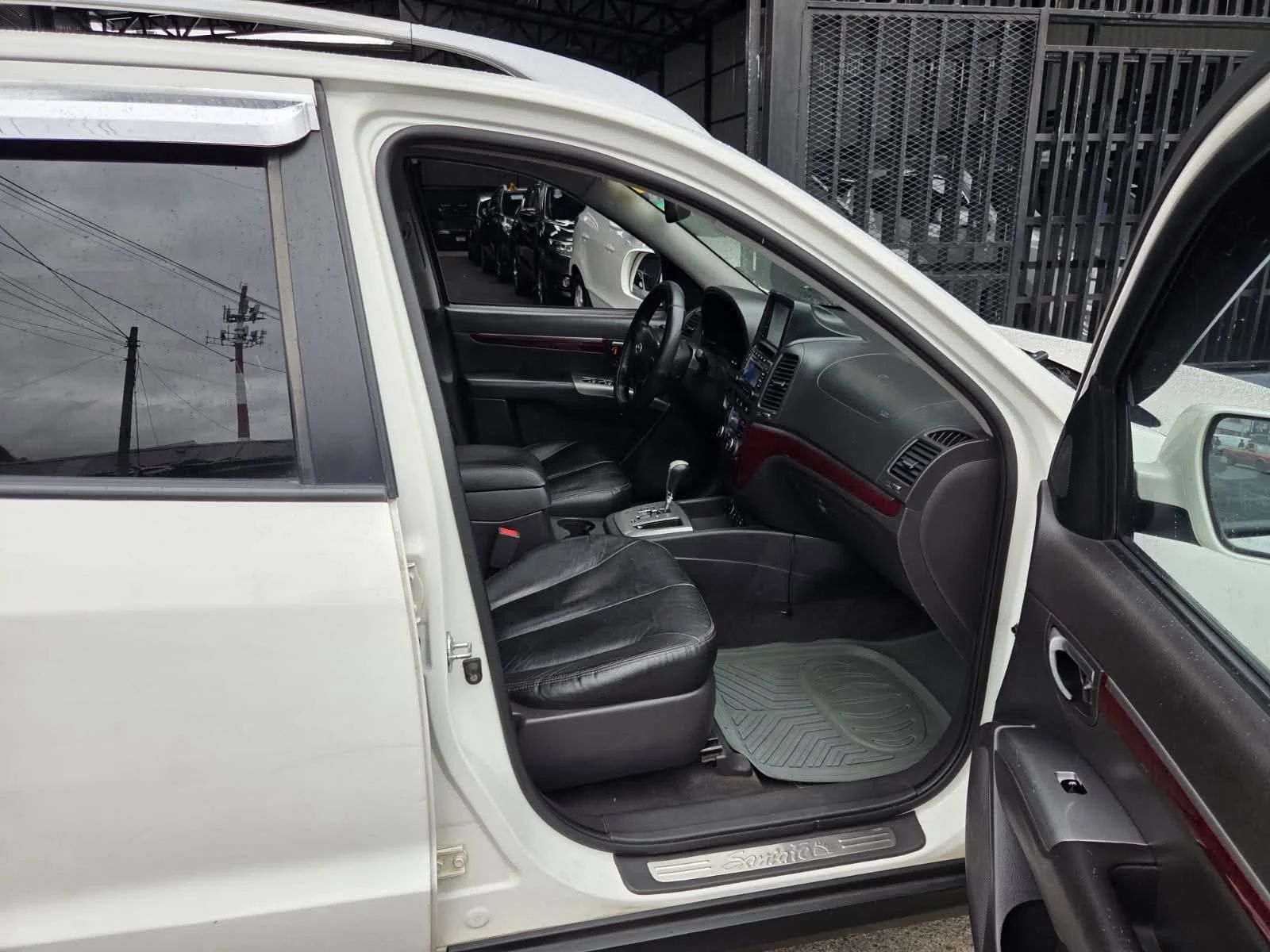 Hyundai Santa Fe - Image 8