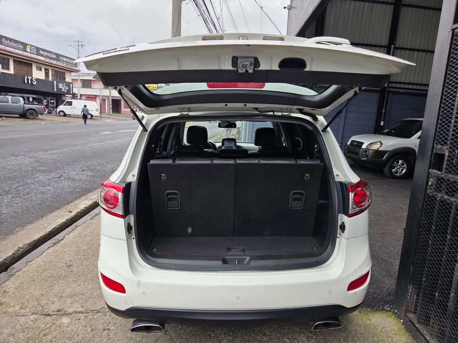 Hyundai Santa Fe - Image 9