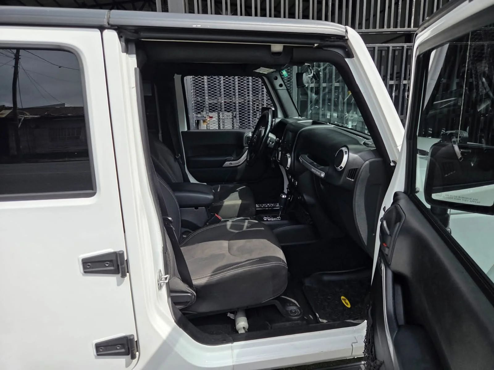 Jeep Wrangler Unlimited - Image 3