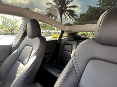 Tesla Model Y - Image 8