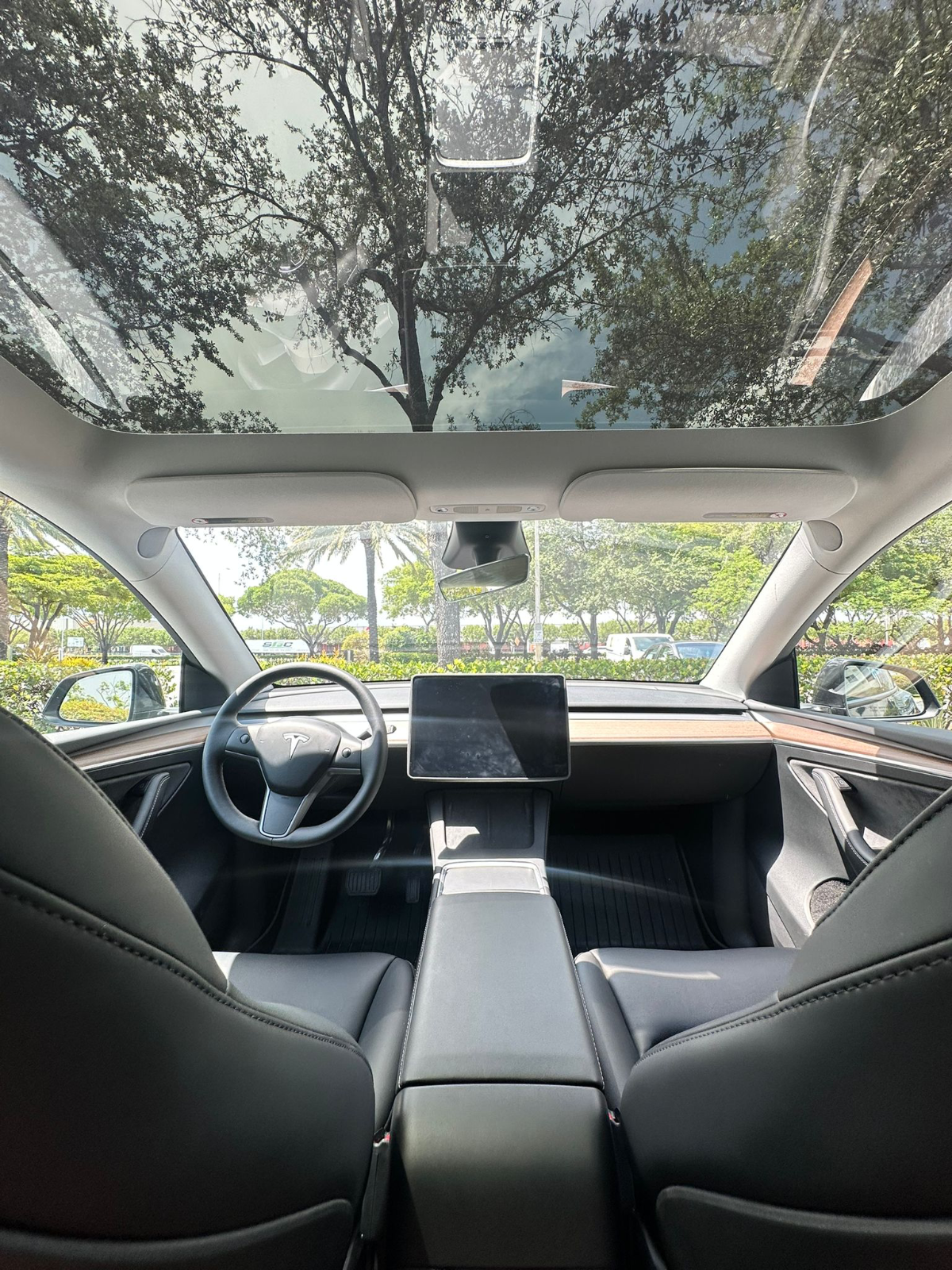 Tesla Model Y - Image 10