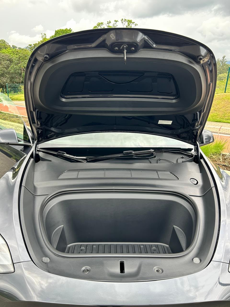 Tesla Model Y - Image 14