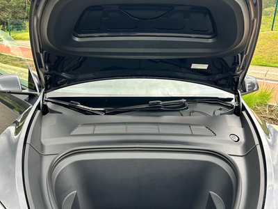 Tesla Model Y - Image 14