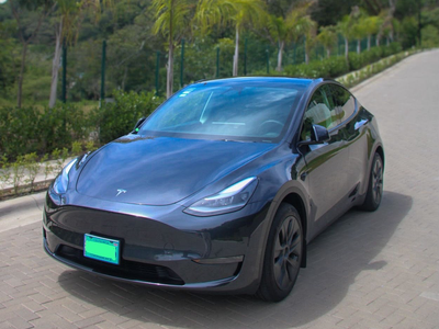 Tesla Model Y - Image 1