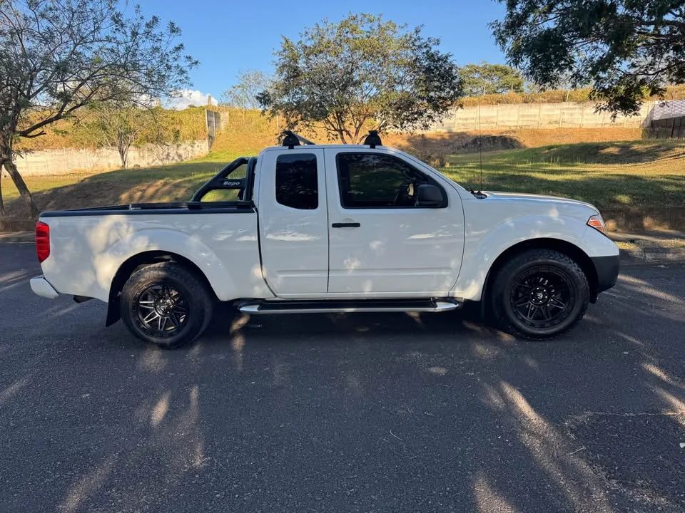 Nissan Frontier - Image 2