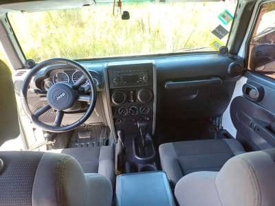 Jeep Wrangler Sahara Unlimited - Image 11