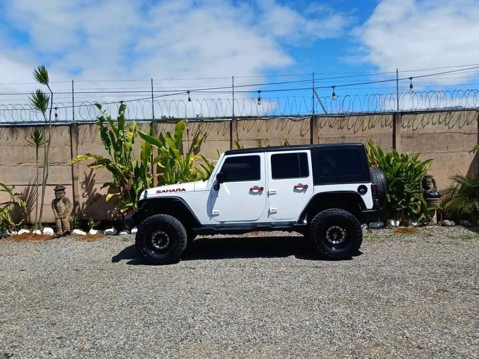 Jeep Wrangler Sahara Unlimited - Image 13