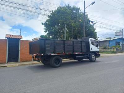 Mitsubishi Fuso Camioncito - Image 4