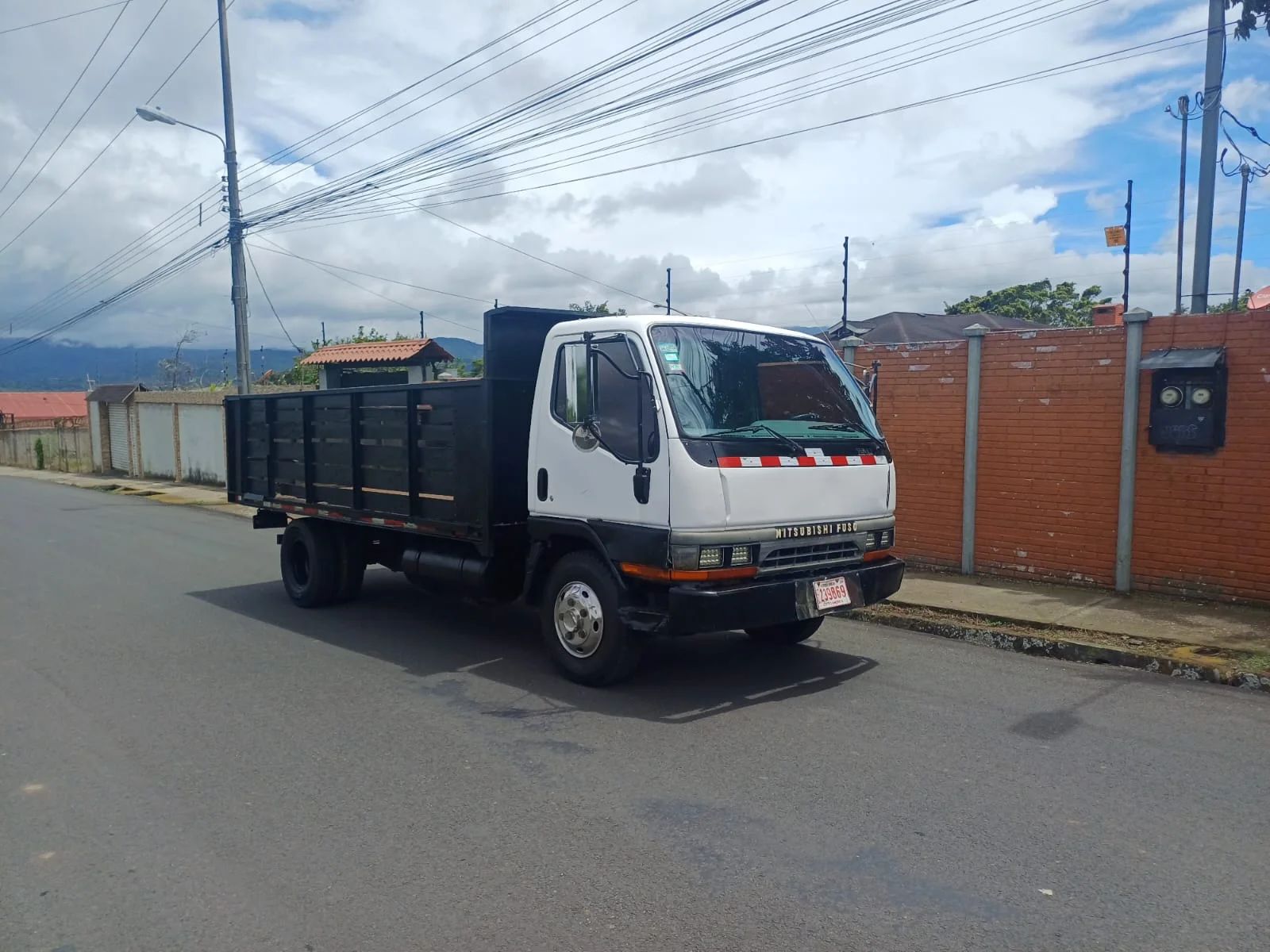Mitsubishi Fuso Camioncito - Image 8