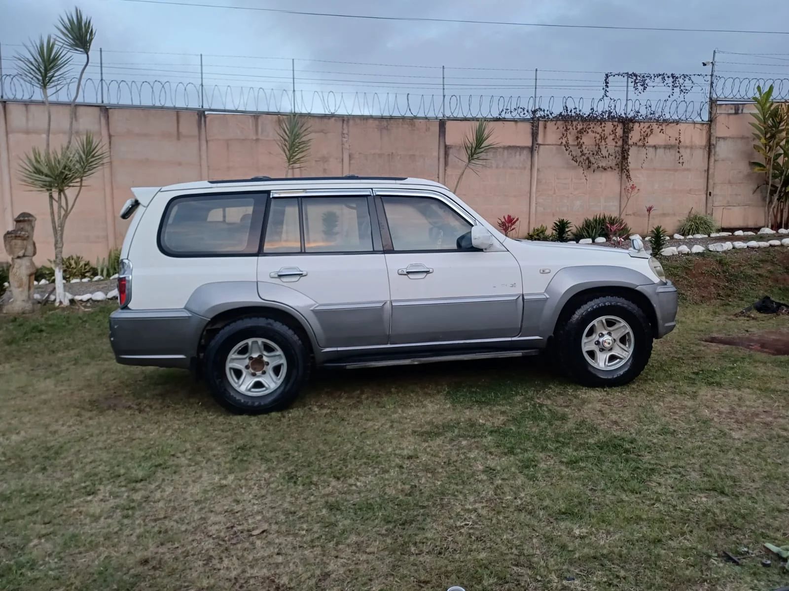 Hyundai Terracan - Image 10