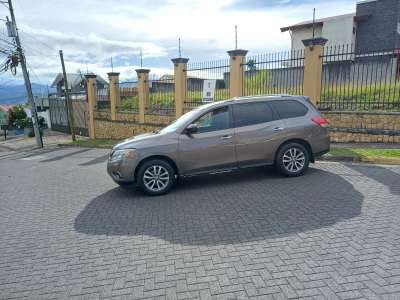 Nissan Pathfinder - Image 1
