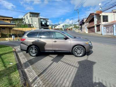 Nissan Pathfinder - Image 2