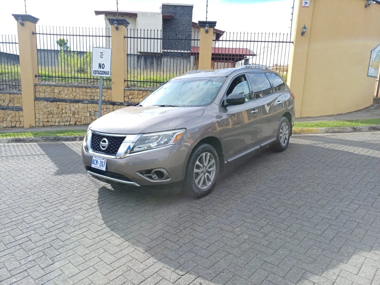 Nissan Pathfinder - Image 7