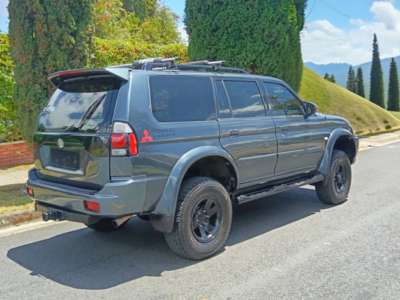 Mitsubishi Montero Sport - Image 2