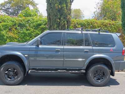 Mitsubishi Montero Sport - Image 8