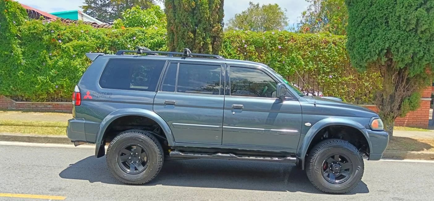 Mitsubishi Montero Sport - Image 9