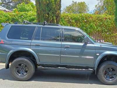 Mitsubishi Montero Sport - Image 9