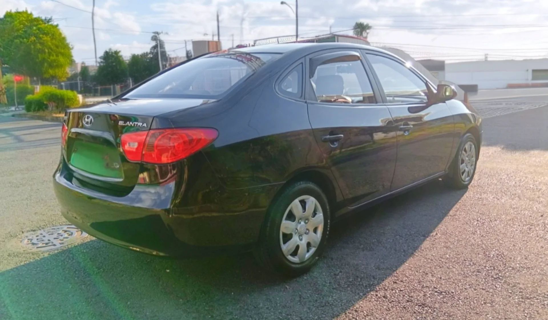 Hyundai Elantra - Image 3