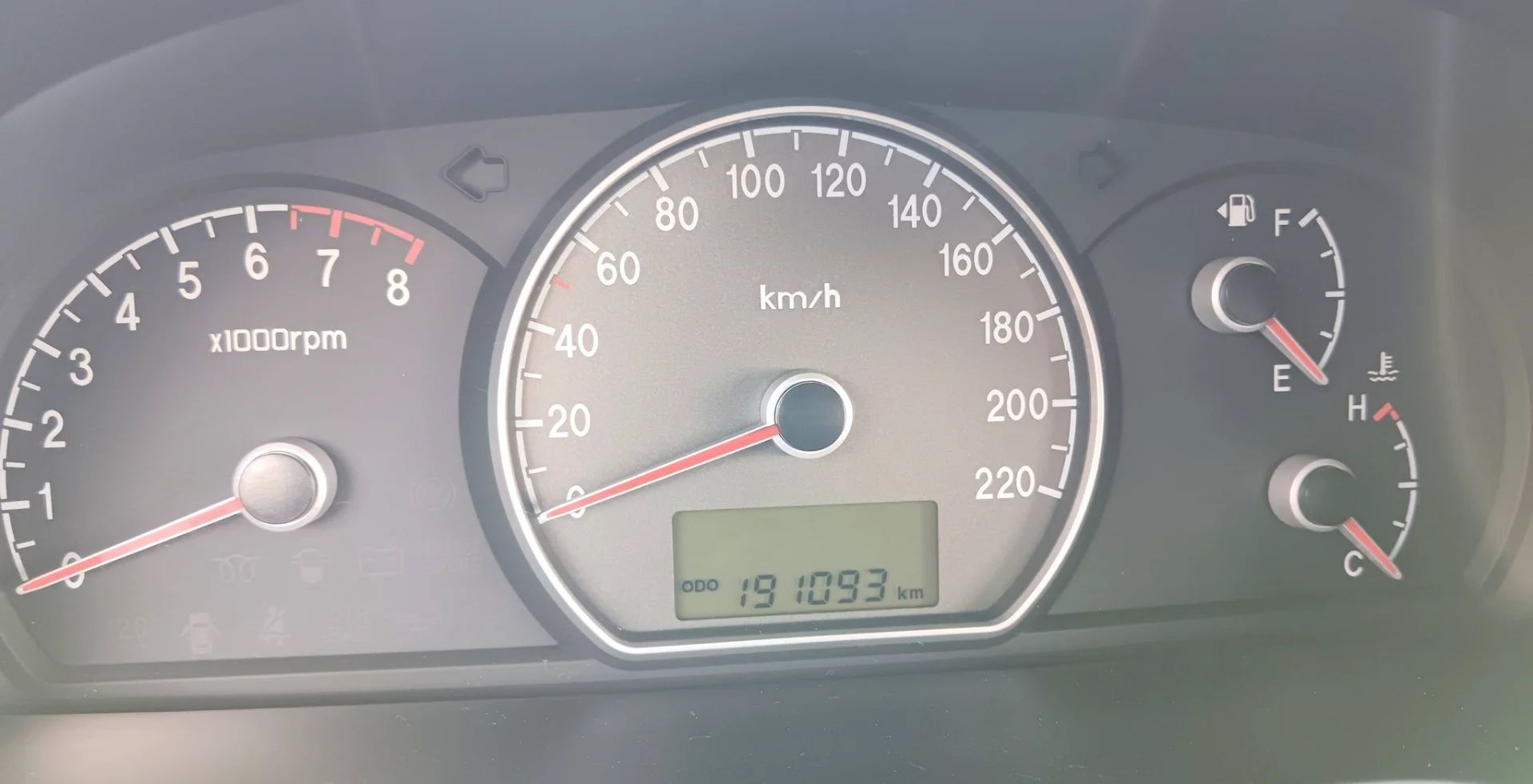 Hyundai Elantra - Image 8