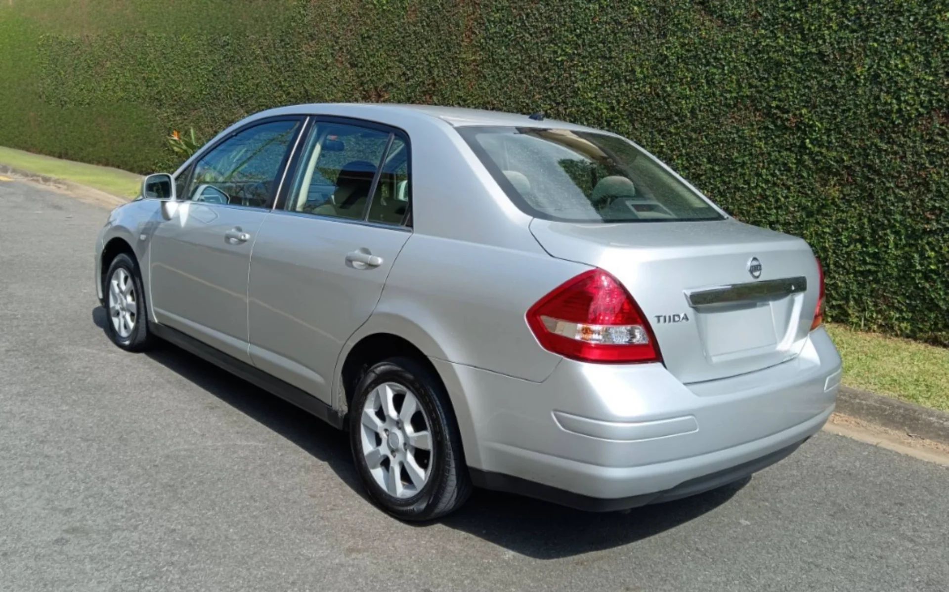 Nissan Tiida - Image 2