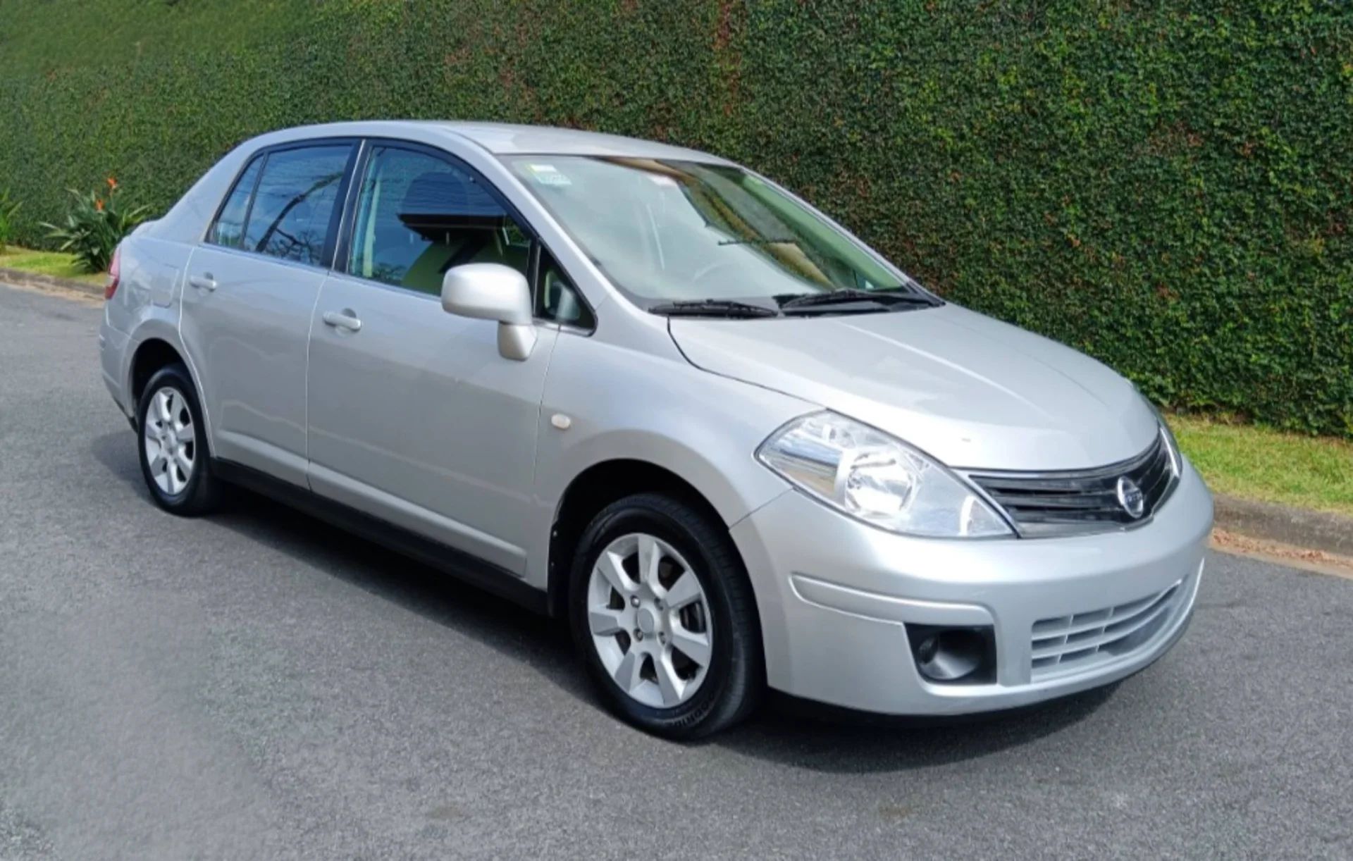 Nissan Tiida - Image 1