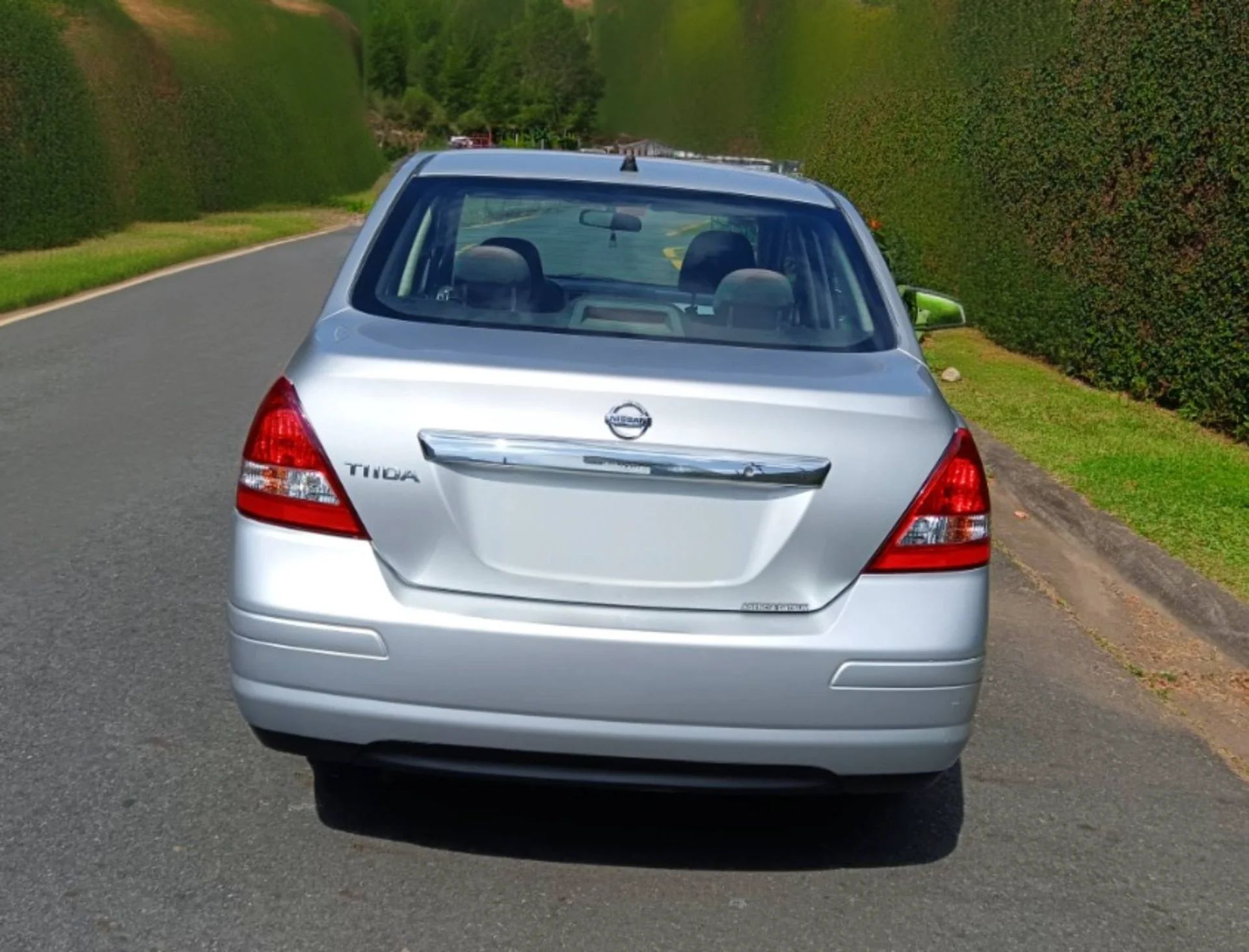 Nissan Tiida - Image 8