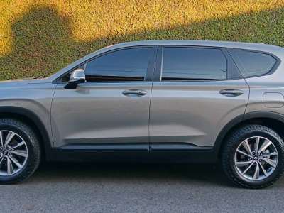 Hyundai Santa Fe - Image 2