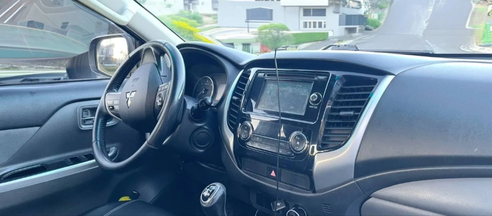 Mitsubishi L200 - Image 8