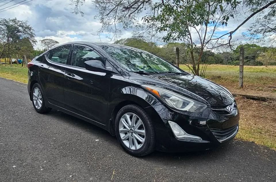 Hyundai Elantra - Image 3