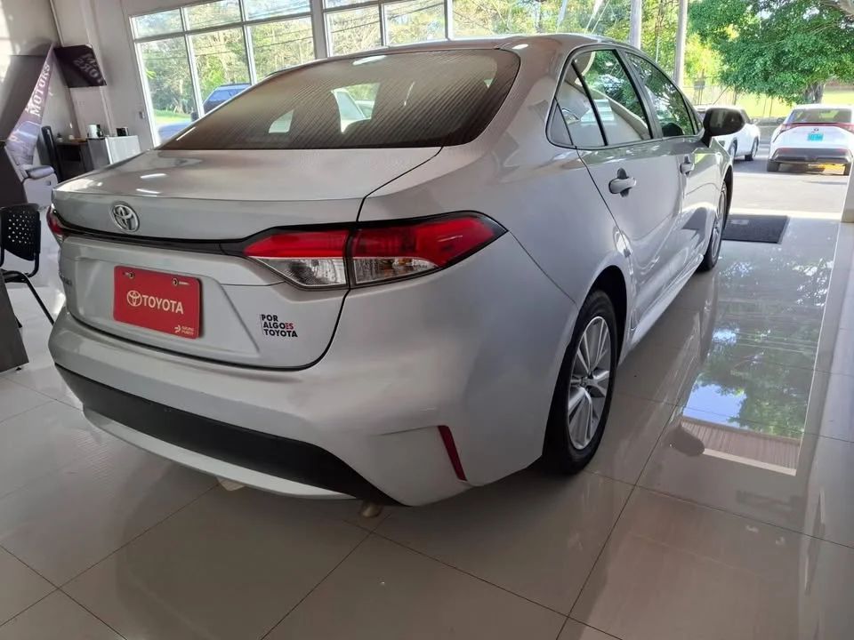 Toyota Corolla - Image 2