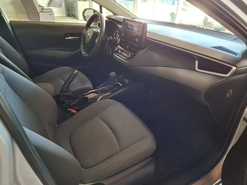 Toyota Corolla - Image 8
