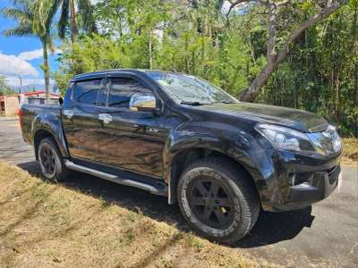 Isuzu D-Max - Image 1