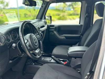 Jeep Wrangler - Image 11