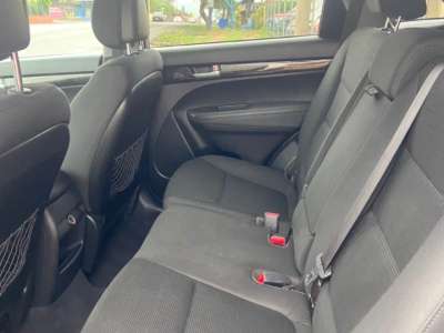 Kia Sorento - Image 8