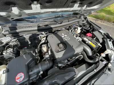 Mitsubishi Montero Sport - Image 6