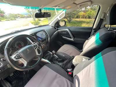 Mitsubishi Montero Sport - Image 9