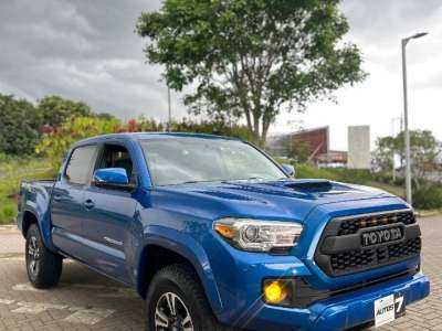 Toyota Tacoma - Image 4