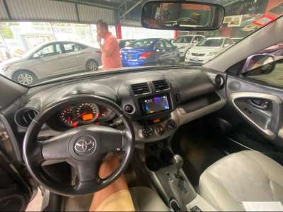 Toyota RAV4 - Image 8