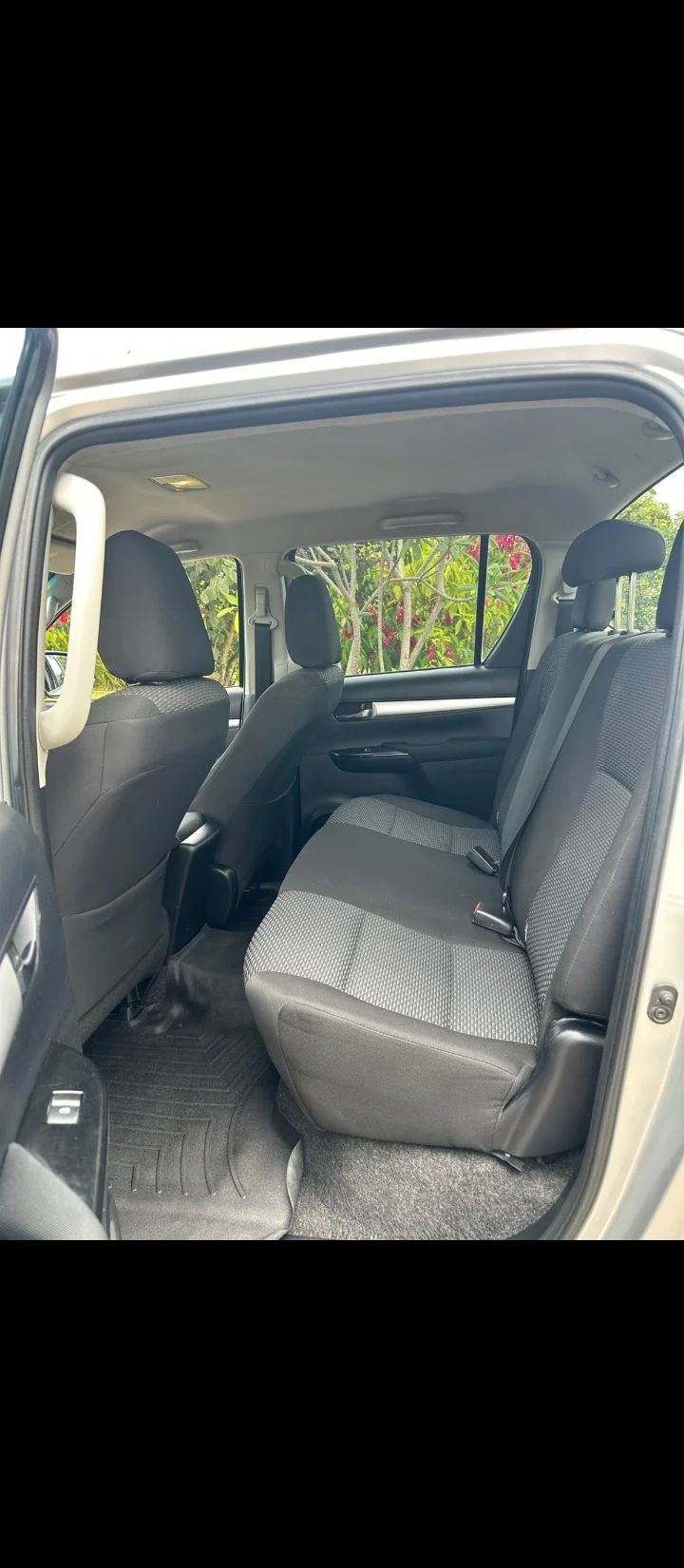 Toyota Hilux - Image 9