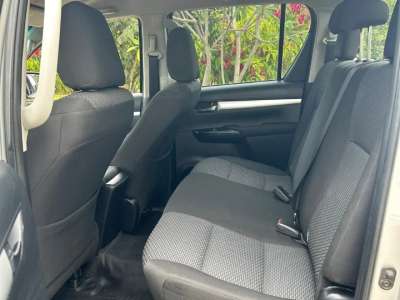 Toyota Hilux - Image 9