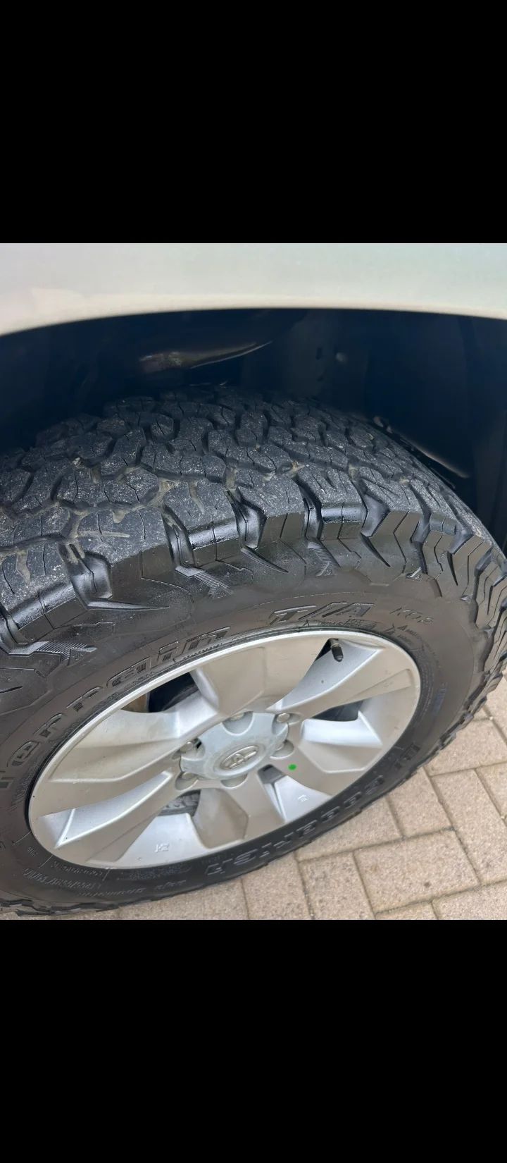 Toyota Hilux - Image 10