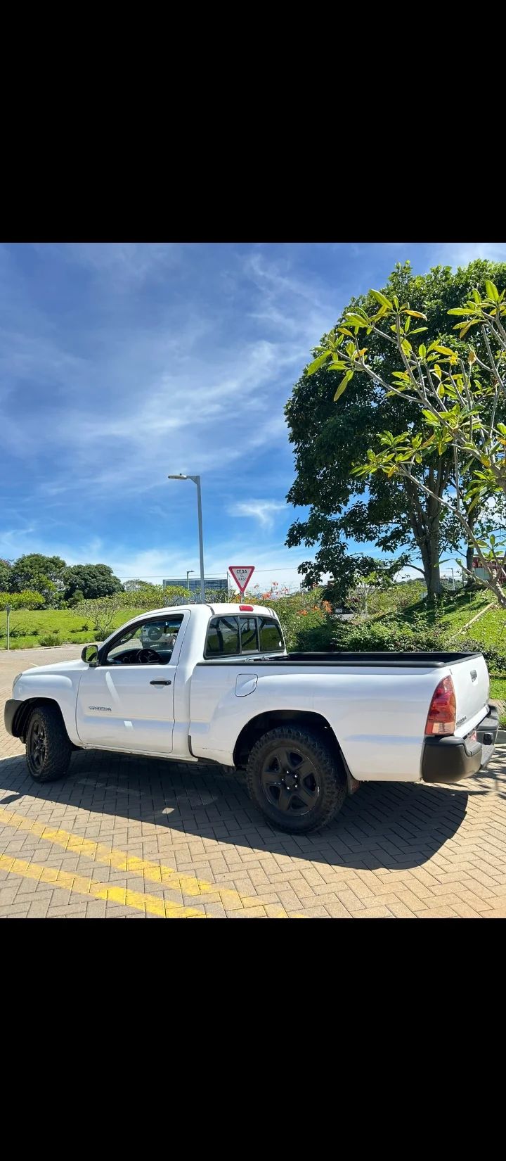 Toyota Tacoma - Image 2