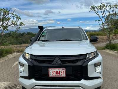 Mitsubishi L200 Sportero - Image 1