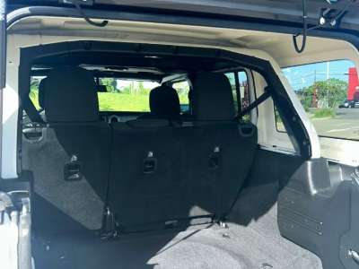 Jeep Wrangler Sahara - Image 8