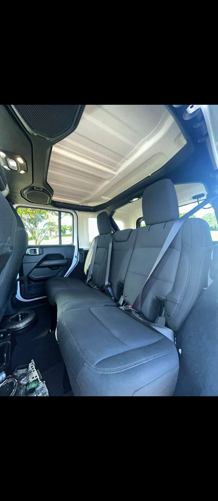 Jeep Wrangler Sahara - Image 9